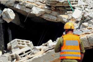 Earthquake building collapse response and rescue